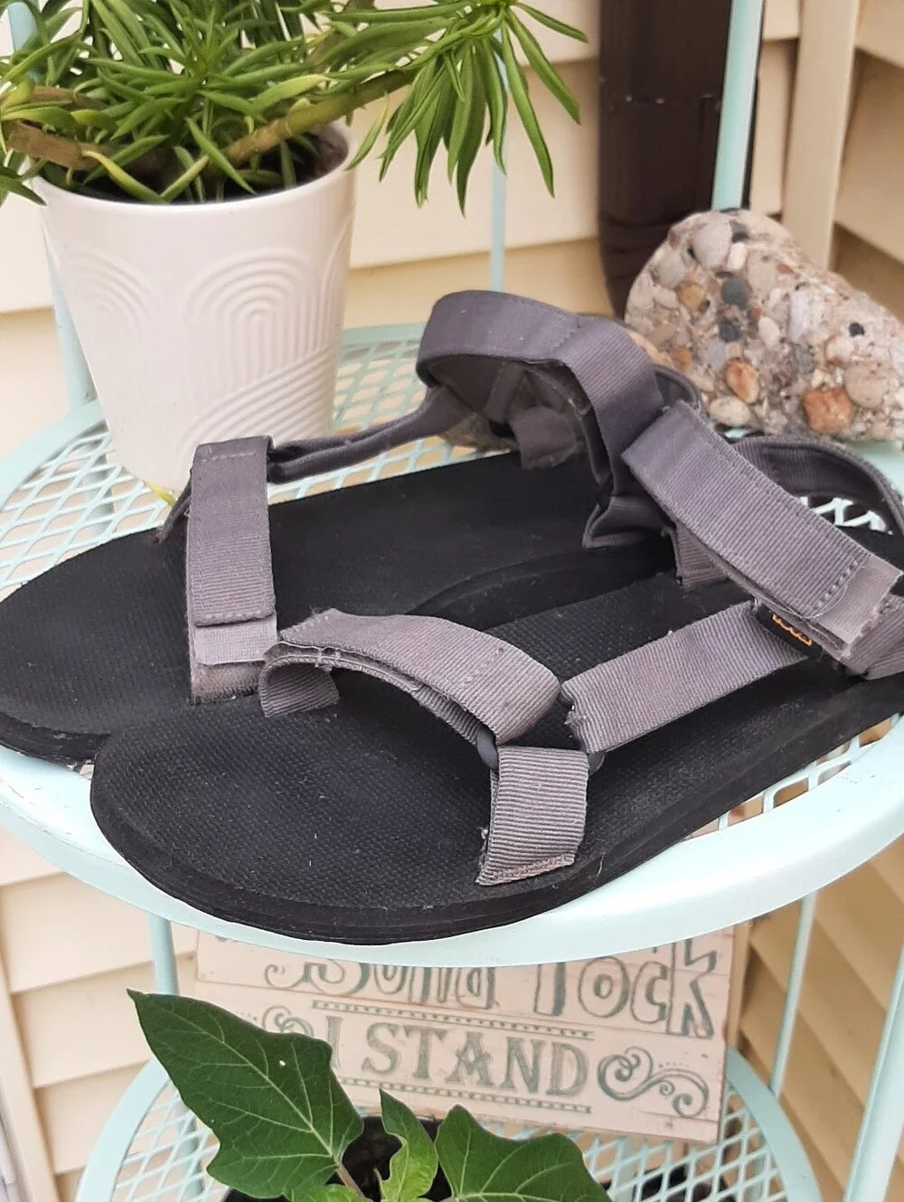 Teva Sandles